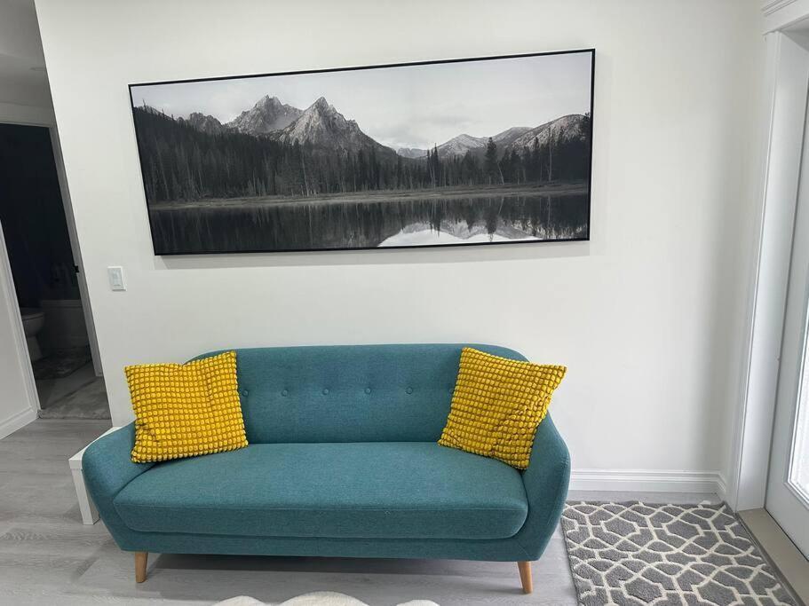 Award Winning Boho Paradise Sunlit Modern Suite カルガリー エクステリア 写真